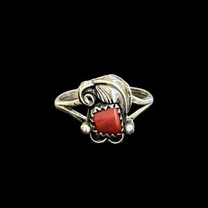 Vintage Native American sterling silver coral ring Size 7.25